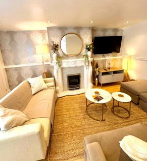 Three Bedroom House in Manchester - Manchester - 6