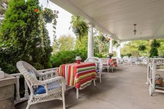 Kingsley House Bed & Breakfast - Full Home - Fennville - 2