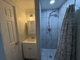 Bright & Comfortable Bungalow! - East Tulsa - 9