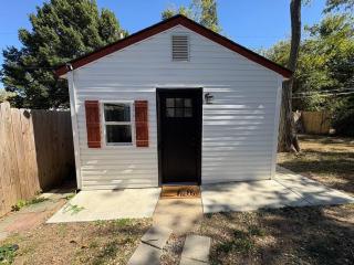 Bright & Comfortable Bungalow! - East Tulsa - 2