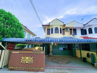Pengkalan 42 Double-Storey Homestay - Kampong Pinji - 4