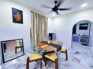 Pengkalan 42 Double-Storey Homestay - Kampong Pinji - 1