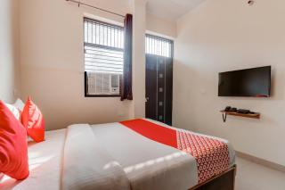 Hotel O Sapphire Near Omaxe Gurgaon Mall - Gurgaon - 3