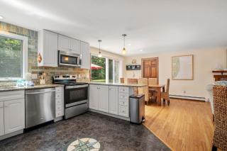 Charming Updated Home in Chatham - Chatham - 6
