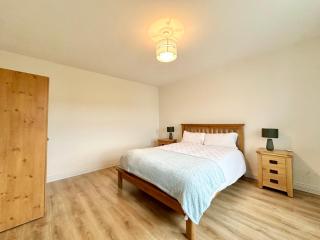 Relax in Spacious Style with Stunning Views- Drim Cottage - 1