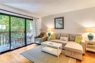 Less Than 1 Mi to Magic Sands Beach Condo with Pool Access! - Kailua-Kona - 0