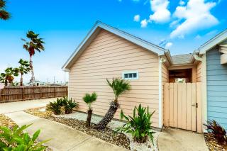 Sail Away at Pirate's Bay Unit 113 - Port Aransas - 7