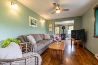 2mins to Town, AC & Sauna, Self Check-in, Full Kitchen, Free Laundry & Parking, Family Pet Friendly, Comfortably Sleeps Up To 10 - 9