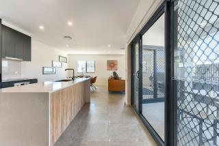Newly spacious top floor good view apartment - Brisbane - 6
