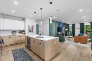 Luxury in The Gulch with Patio Pool Walk to Broadway - 2