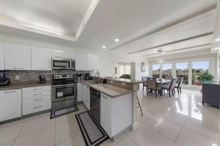 Solare Tower Luxe Beach Retreat - 3