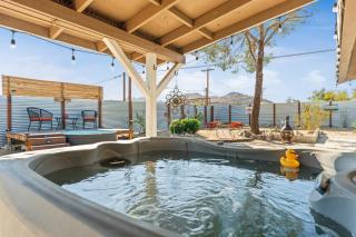 Village House - Hot Tub, Pool, walk to shops - 7