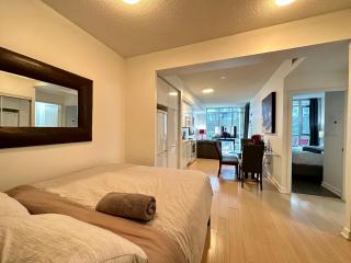 1Bdrm plus den with 2 real beds plus sofabed & Terrace & parking - 2