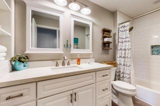 Bayhouse condos 2410 - 9