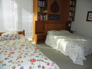 5 Bedrooms On Private Lane! - 7