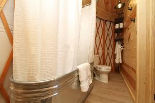 Yurt Overlook #01 with AC and Private Bath King Suite - Orderville - 4