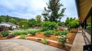 Masterbed, Luxury Garden Reasort - Cloverdale - 7