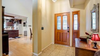 Masterbed, Luxury Garden Reasort - Cloverdale - 3