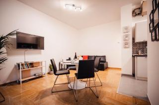 SweetHome Ampio bilocale in centro con parcheggio gratuito coperto vicino a stazione Como-Milano - Erba - 5