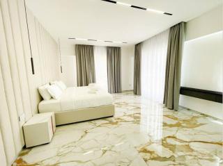 Luxury 4 Bed Apartment in Sadaf 8 on The Walk JBR - Dubai - 9