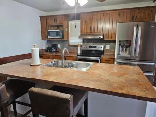 2BR 2BA Waterfront Lake Palestine Home with Boathouse Firepit New Furnishing - Coffee City - 1