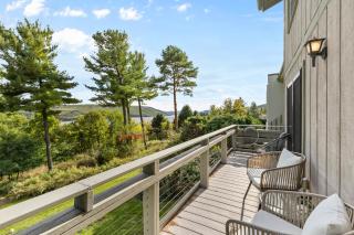 Canandaigua Lake Retreat with view and private beach access, foliage, hike, and Ski - Canandaigua - 8