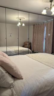 Guest House in Rose Meare Gardens - Bristol - 7
