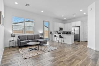 Quiet Quarter in Laveen Village - Phoenix - 2