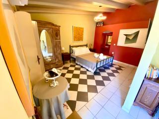 Tortuga Studios Aegina Port - 4