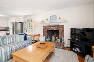 Water Views Walk to Beach Dogs Welcome - Brewster - 1