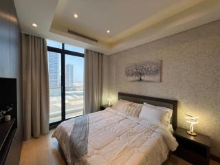 Modern & luxury apartment with Seaview balcony - Manama - 6