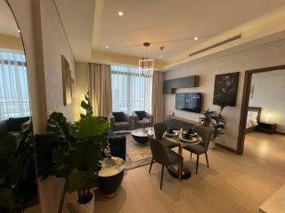 Modern & luxury apartment with Seaview balcony - Manama - 2