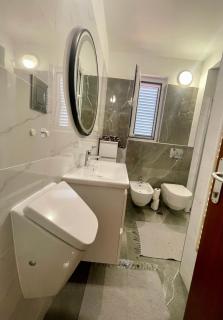 Ana Guest House - Nin - 4