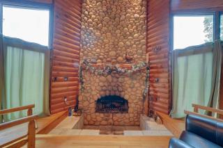 Ottawa Cabin Hot Tub, Wraparound Deck, Games - 4