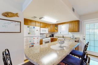 Gulf Highlands - White Sandy Getaway - 2