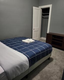 Queen bedroom in Columbus, University district - - 2