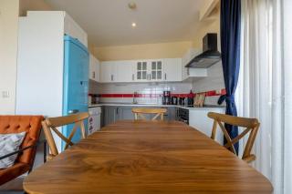 Duplex with Stunning Sea View, 3BR, 2BA - 4