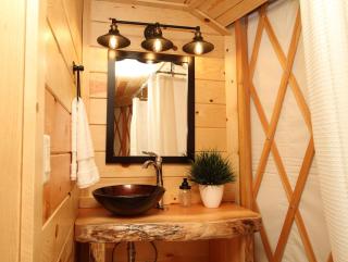 Yurt Overlook #09 with AC and Private Bath 2 Kings - Orderville - 2