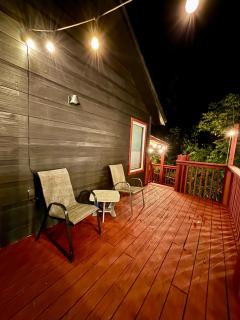 Smores Retreat - Minutes from PF Parkway! Hot tub and fire pit! - 2