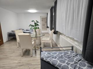 Big City Apartment Krefeld with Balcony - 9