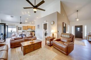 12 Mi to Flagstaff Pet-Friendly Home with Sunroom! - Bellemont - 5