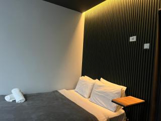 Mickitos Square Rooms and Apartments - Escópia - 0