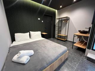 Mickitos Square Rooms and Apartments - Escópia - 8