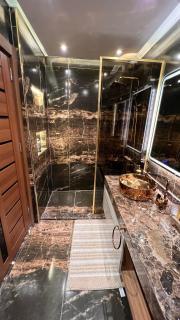 Luxury Renovated 2 bedroom Apt - Le Caire - 3