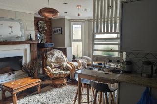 Folkestone - 1BR Apartment - Sauna - Pet Friendly - 9