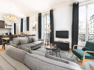 LivinParis - Luxury 3 Bedrooms Le Louvre I - 0