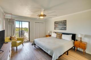 St Helena Island Retreat with Deck Walk to Beach - 1