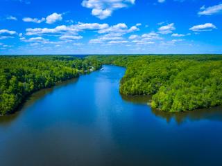 Luxurious Lake Getaway - Winchester - 0
