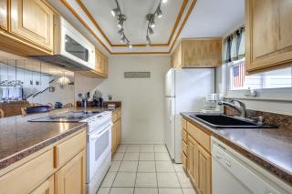 Riverfront Weleka Condo with Dock and Pool Access - Welaka - 8