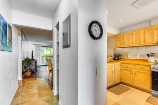 Less Than 1 Mi to Magic Sands Beach Condo with Pool Access! - Kailua-Kona - 1